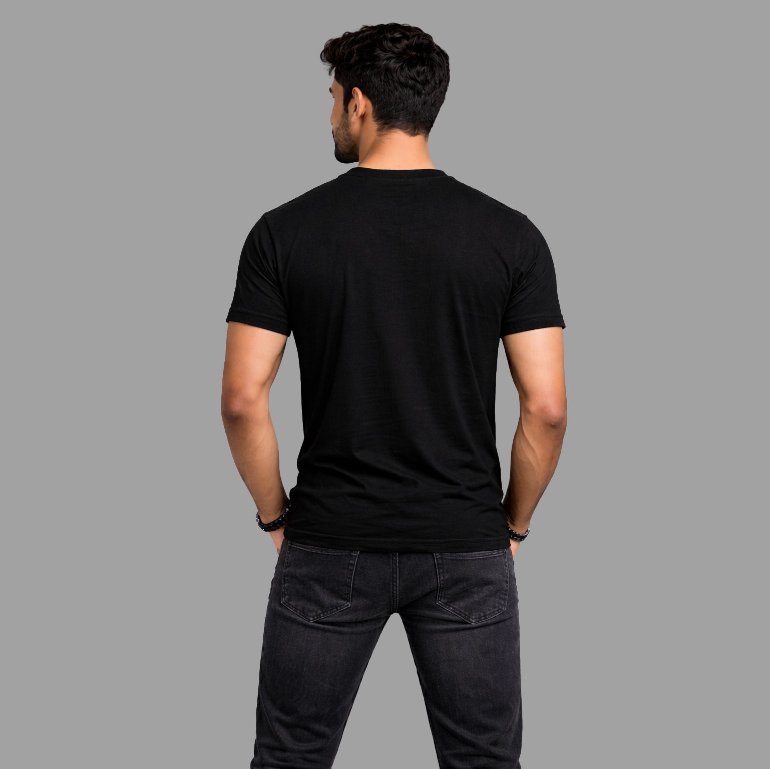 Delhivery Classic Round Neck Black Tshirt
